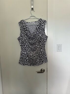 cleo Cowl Neck Leopard Print Sleeveless Top - Black & White